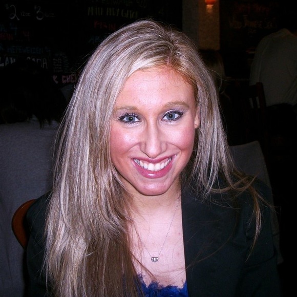 Jen, Posh Ambassador, contact me anytime!! 👗👠🛍 - Picture 3 of 4